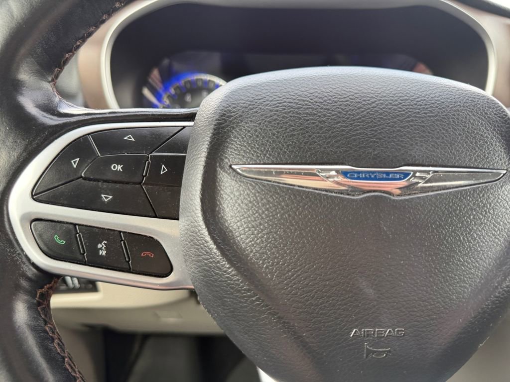 Certified 2019 Chrysler Pacifica Touring-L image 25