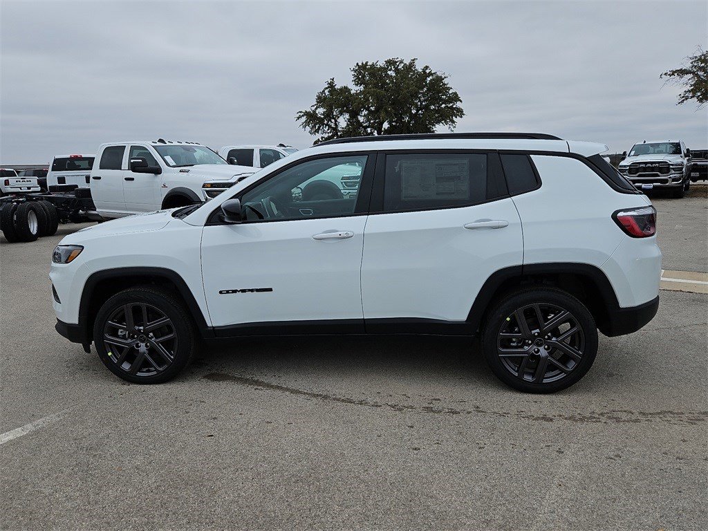 New 2026 Jeep Compass Latitude image 2