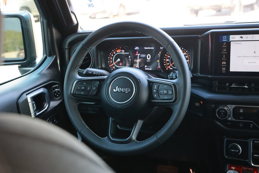 Used 2025 Jeep Wrangler Unlimited Rubicon AWD/4WD image 26