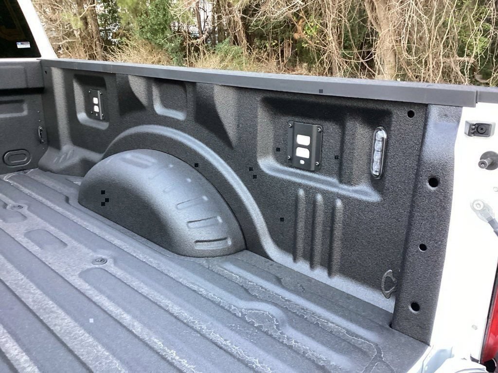 New 2026 Ford F250 Lariat w/ Black Appearance Package image 12