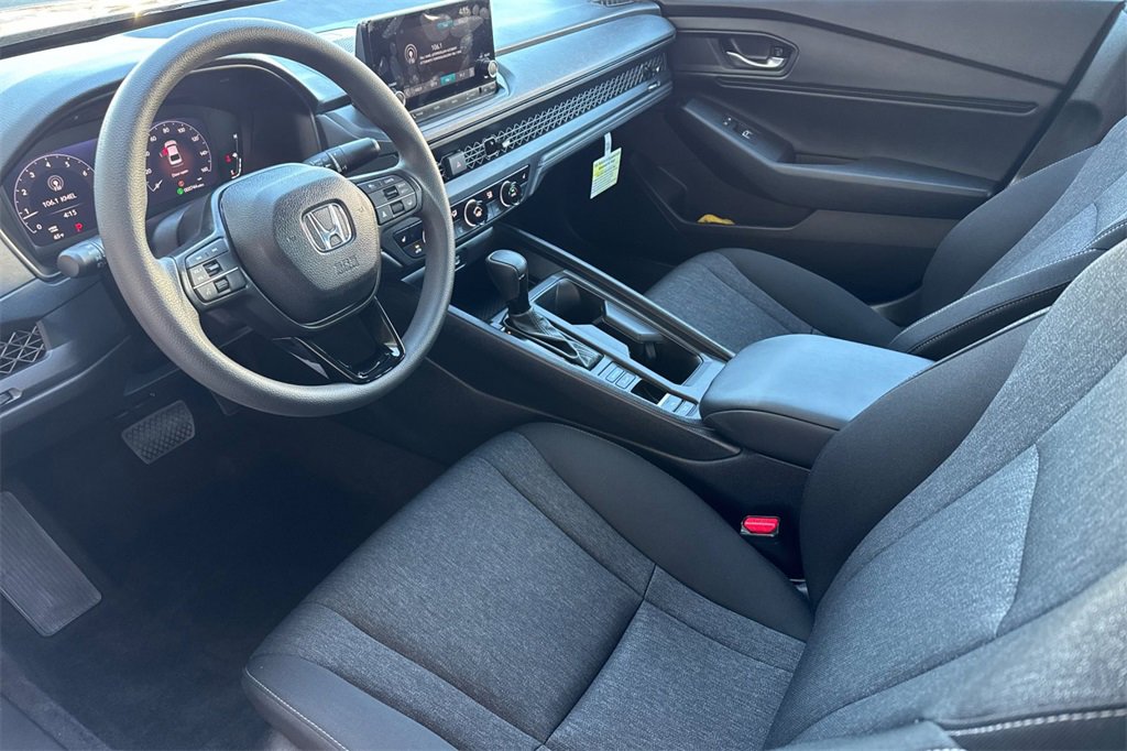 Used 2025 Honda Accord SE image 9