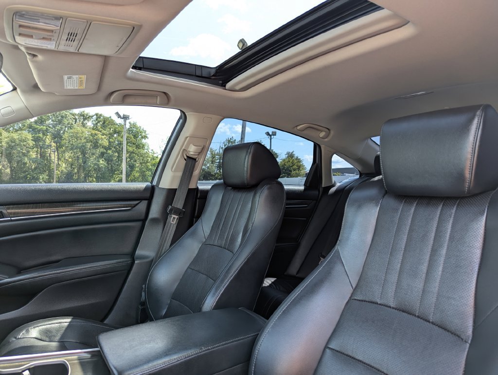 Used 2018 Honda Accord EX-L image 25