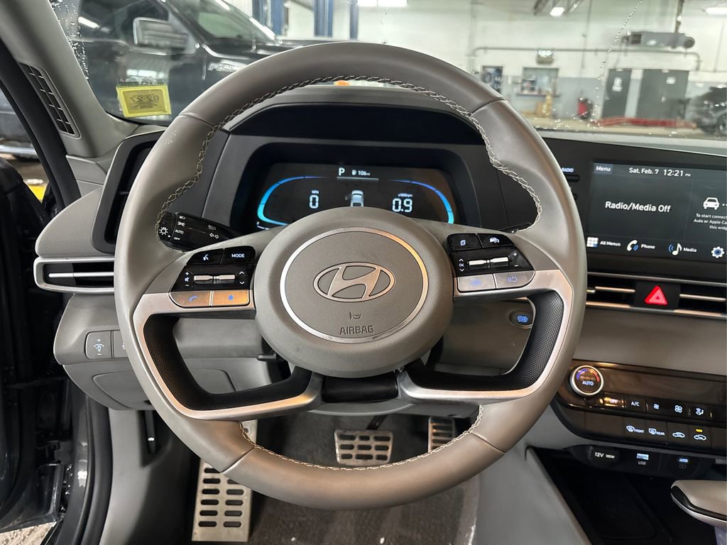 Certified 2025 Hyundai Elantra Sport image 14