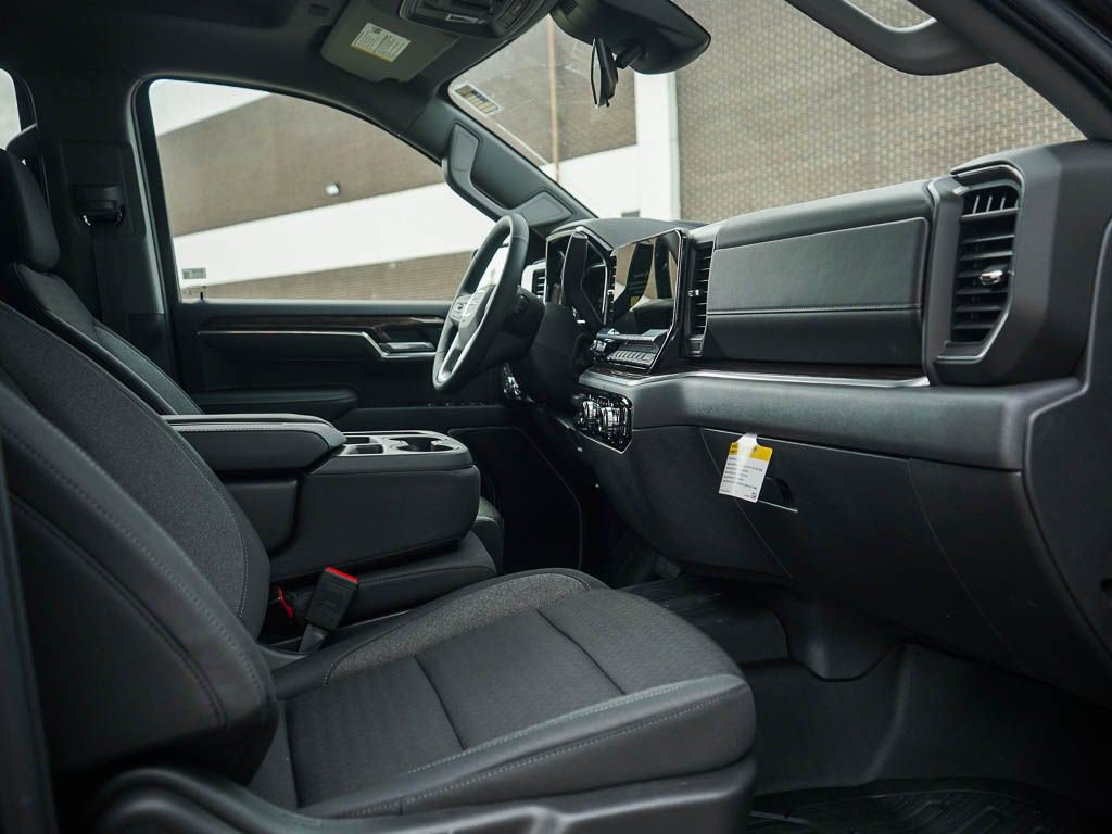 New 2026 GMC Sierra 1500 SLE image 9