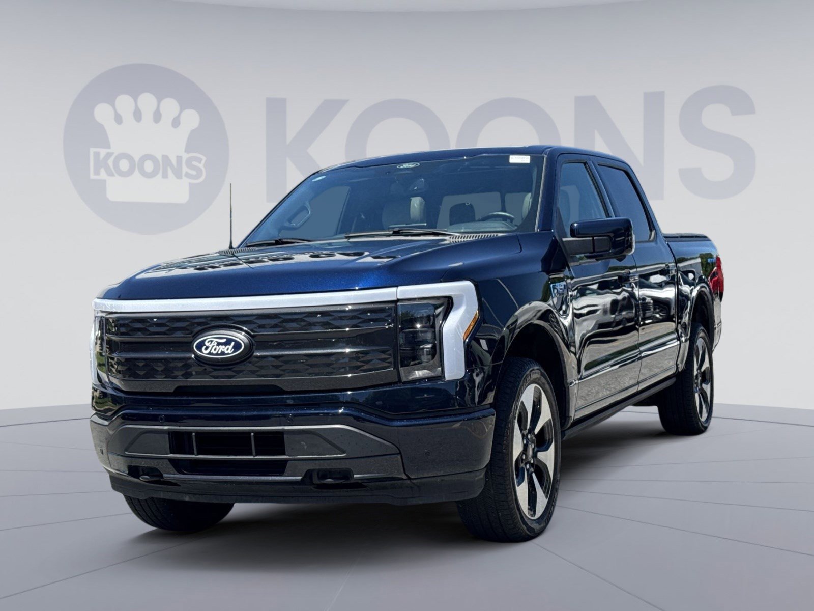 Used 2025 Ford F150 Lightning Platinum AWD/4WD image 1