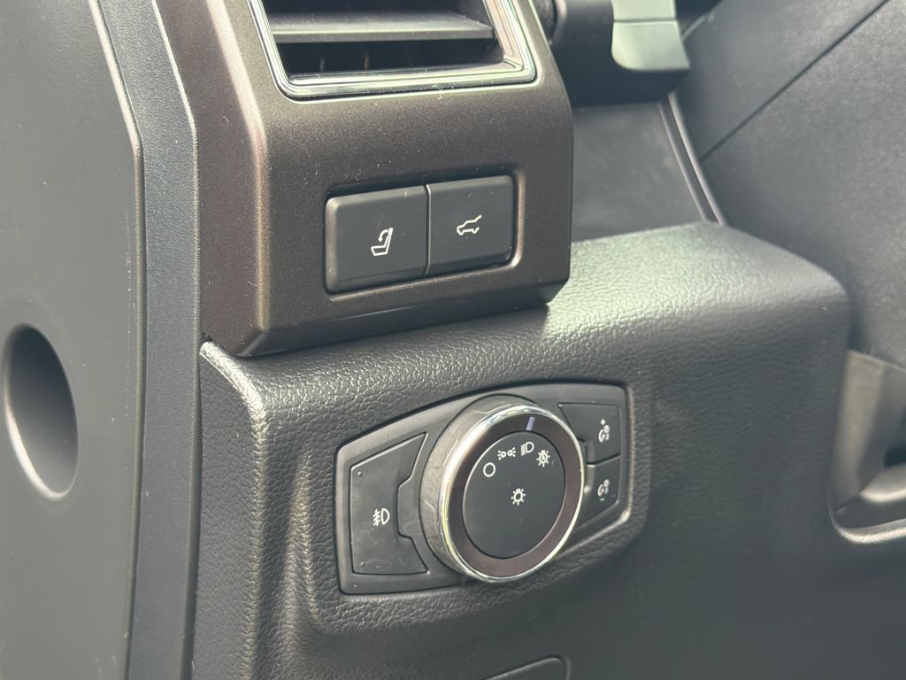 Used 2020 Ford Expedition Limited w/ Equipment Group 301A AWD/4WD image 29