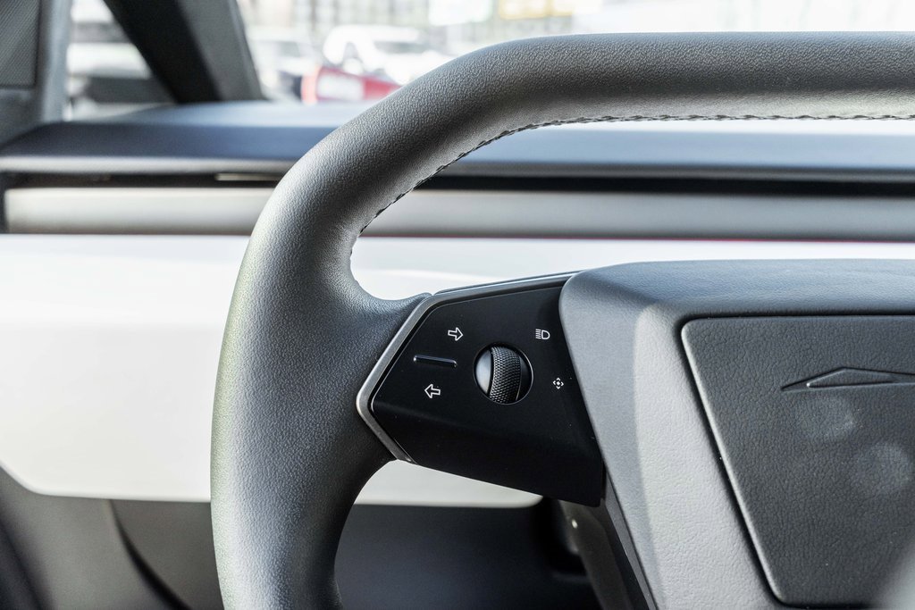 Used 2024 Tesla Cybertruck AWD Crew Cab image 24