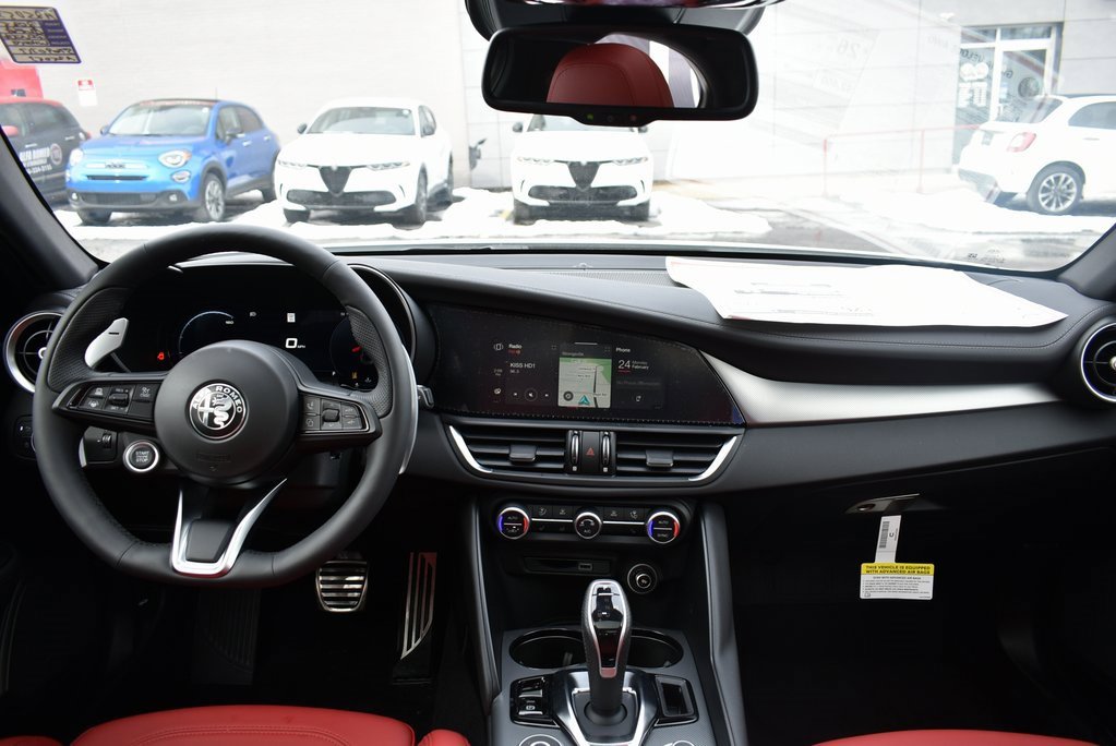 New 2025 Alfa Romeo Giulia AWD image 15
