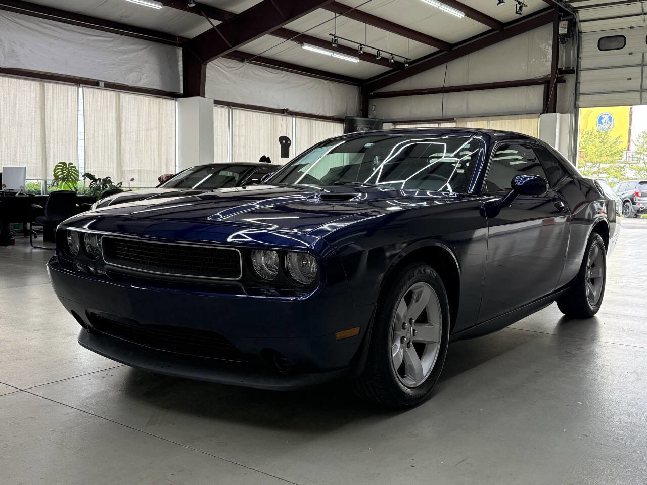 Used 2014 Dodge Challenger SXT RWD image 6
