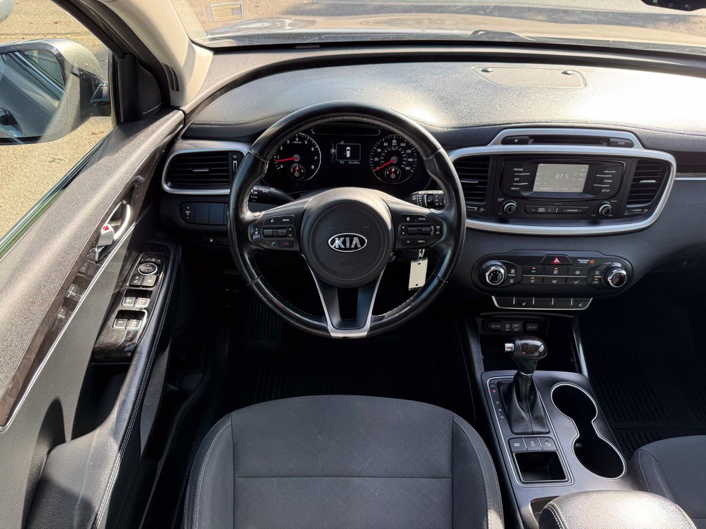 Used 2016 Kia Sorento LX w/ LX Convenience Package AWD/4WD image 2