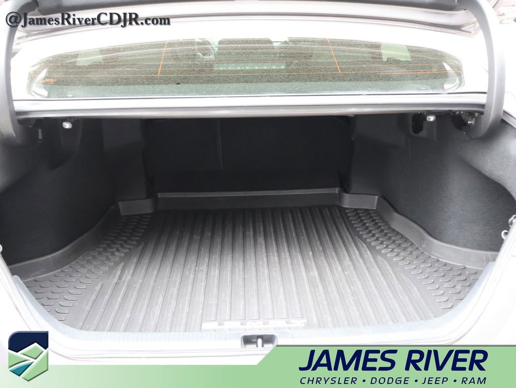 Used 2022 Toyota Camry SE image 14