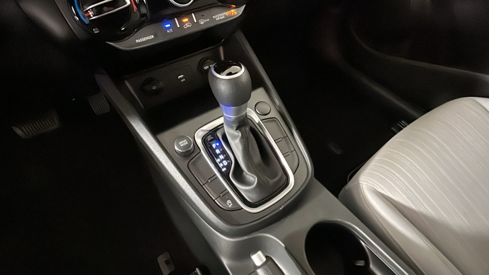 Used 2023 Hyundai Kona SEL FWD image 26