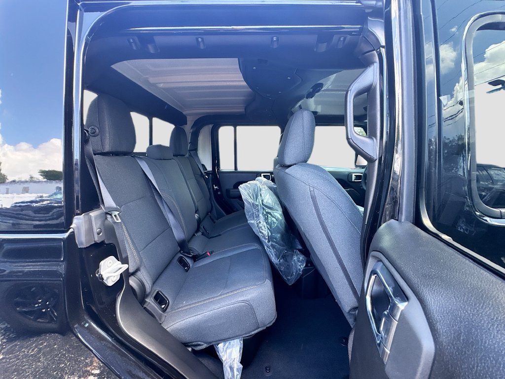 New 2025 Jeep Gladiator Sport AWD/4WD image 29