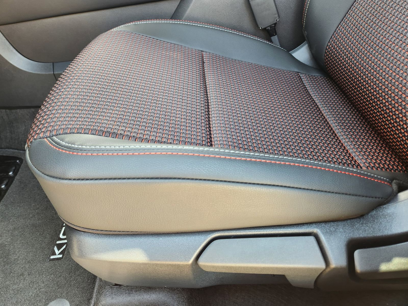 New 2026 Nissan Kicks SR image 20