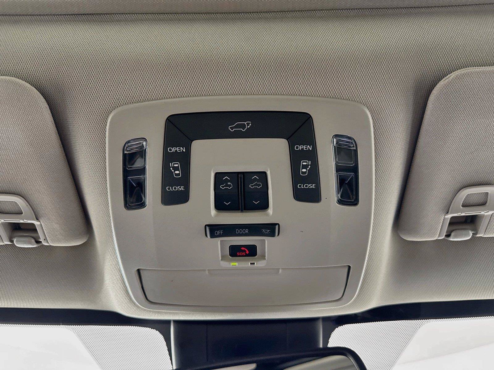 Certified 2026 Toyota Sienna XLE FWD image 24