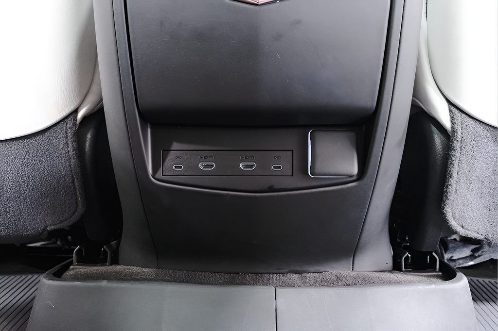 Used 2025 Cadillac Escalade ESV Sport Platinum AWD/4WD image 39