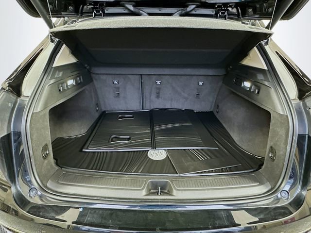 Used 2023 Buick Envision Avenir image 26
