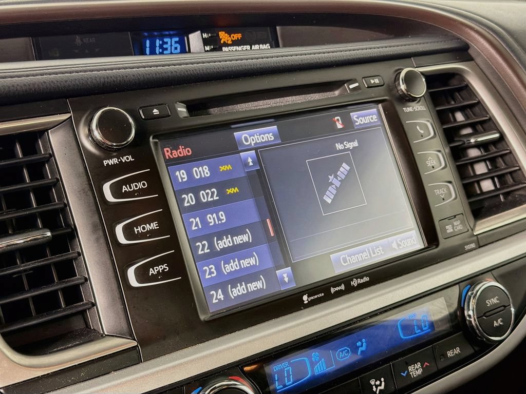 Used 2019 Toyota Highlander XLE AWD/4WD image 14