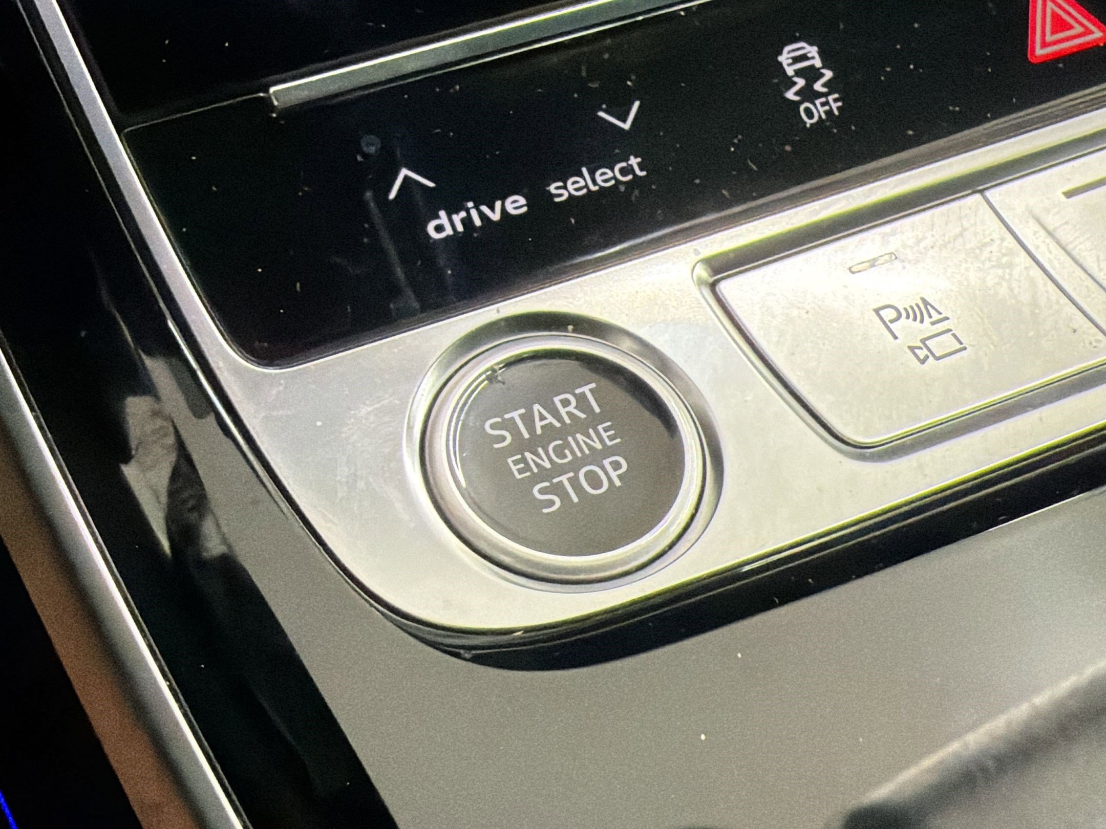 Used 2024 Audi A8 L 3.0T image 17