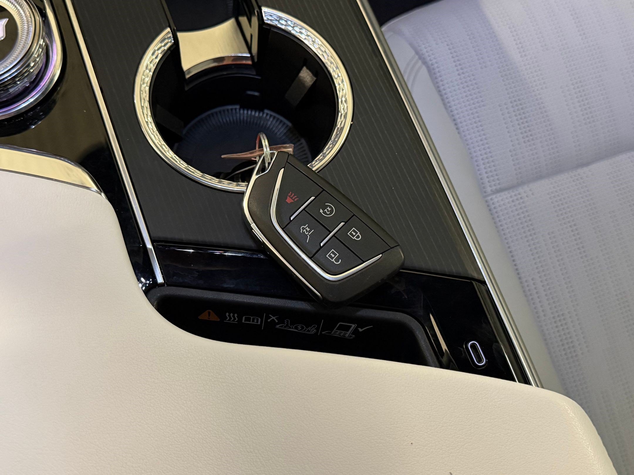 Certified 2024 Cadillac Lyriq Luxury RWD image 24