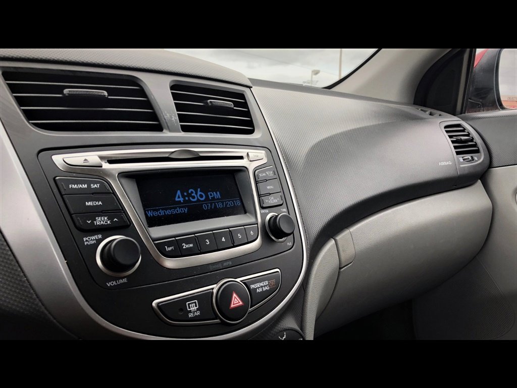 Used 2015 Hyundai Accent GLS image 10