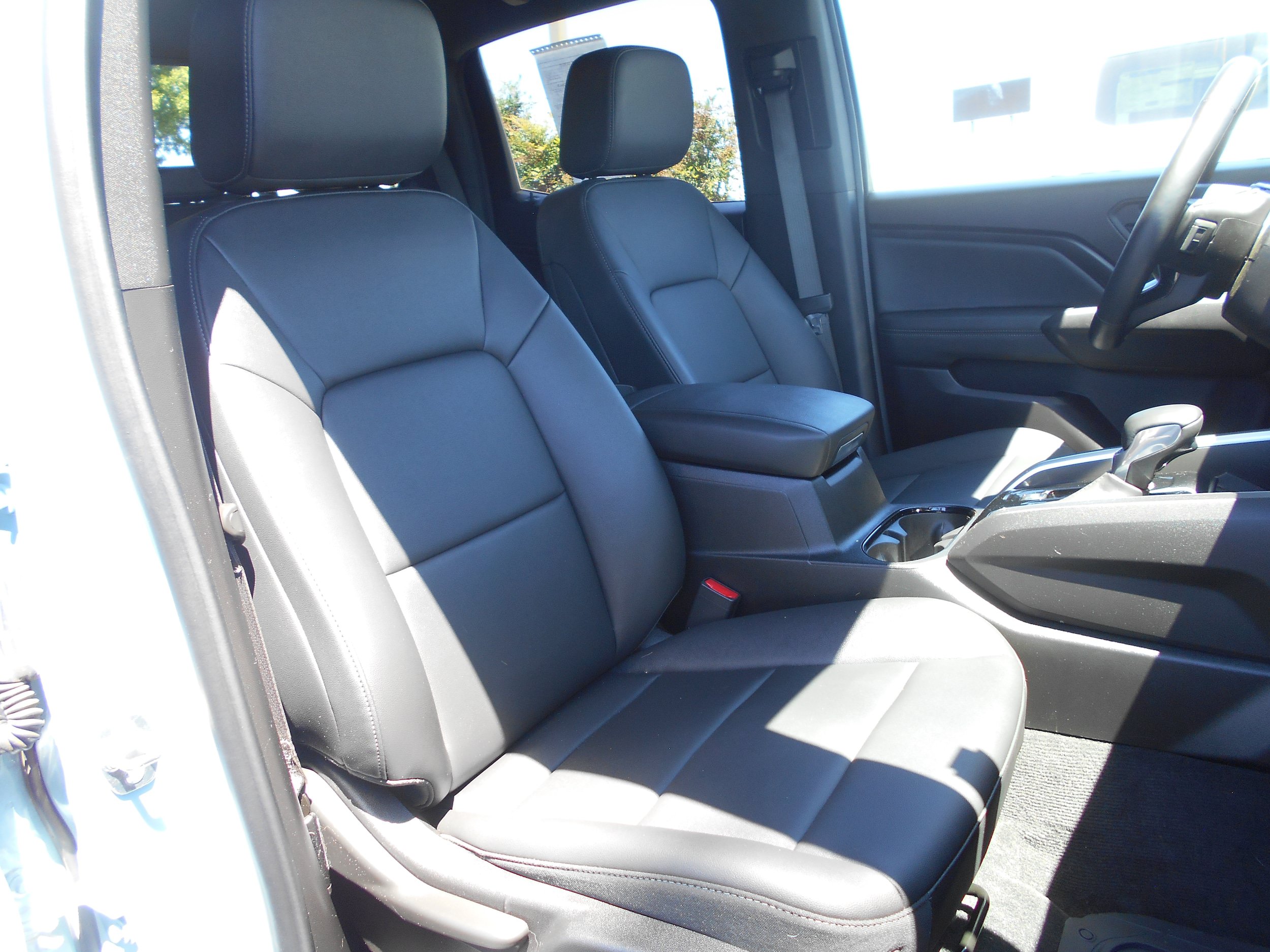 Used 2025 Chevrolet Colorado LT w/ LT Convenience Package AWD/4WD image 10