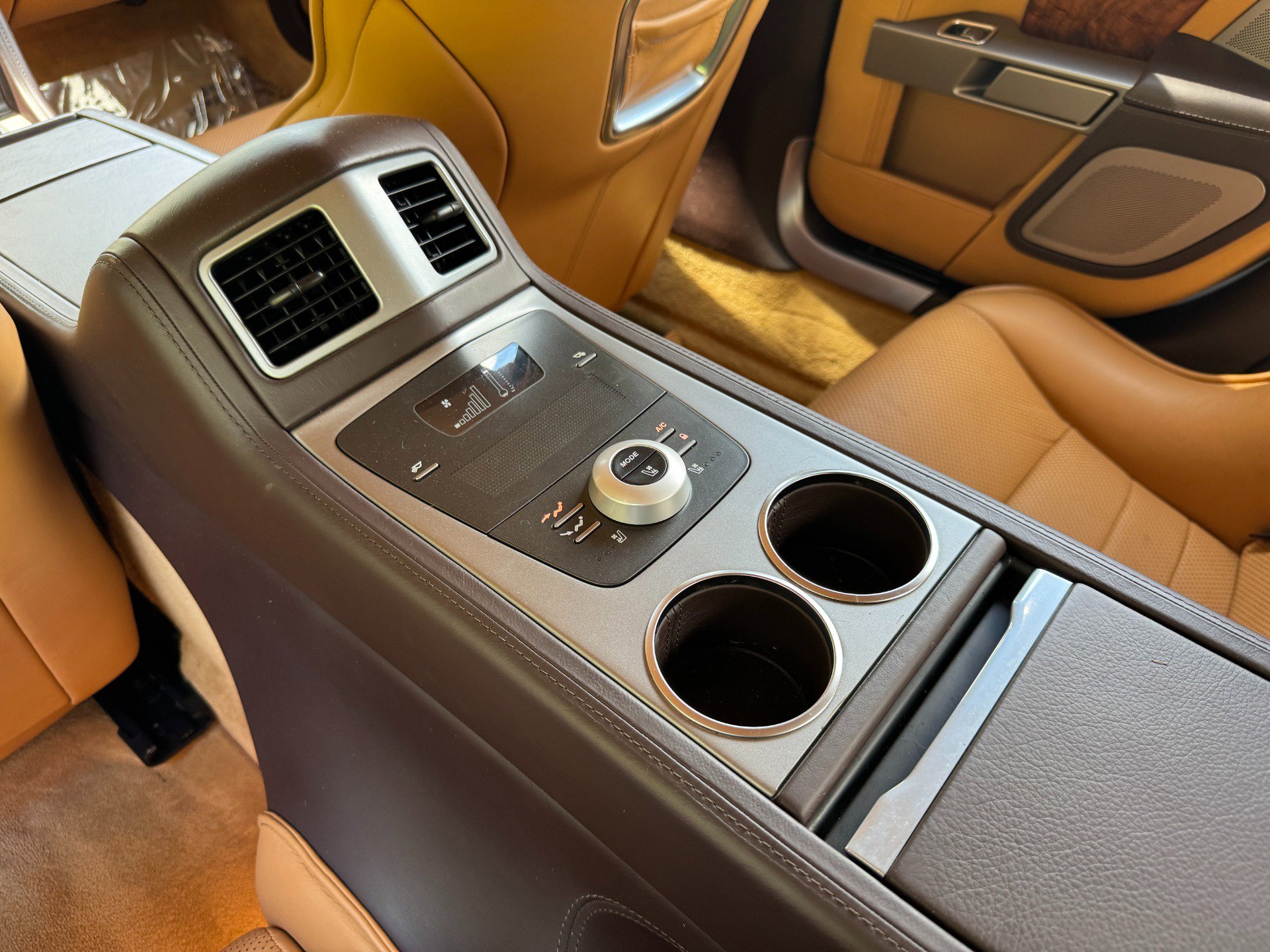 Used 2011 Aston Martin Rapide RWD image 48