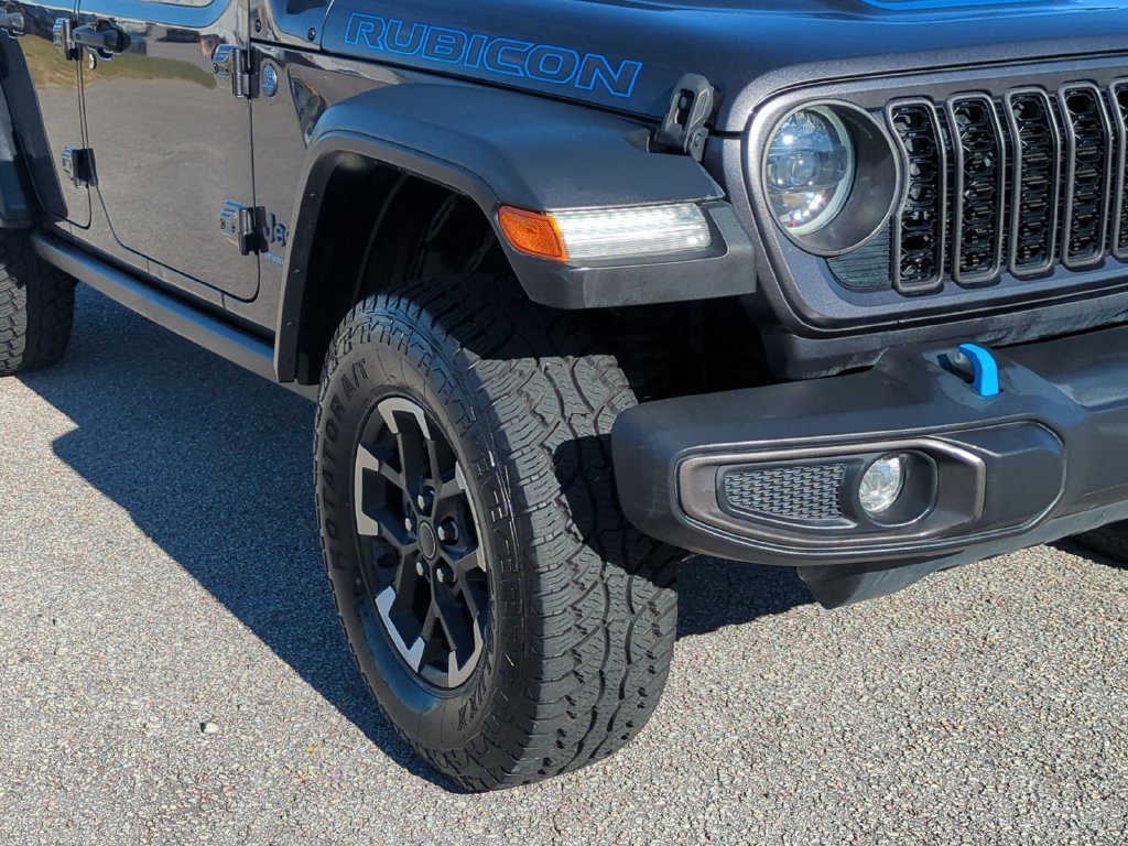 Used 2024 Jeep Wrangler Unlimited Rubicon 4xe AWD/4WD image 10