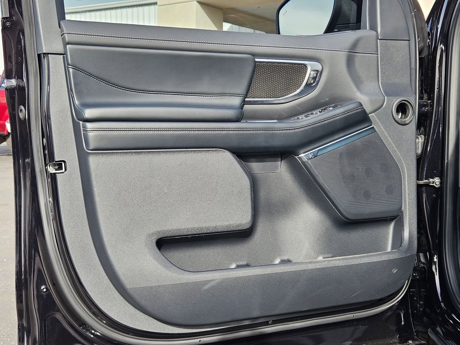 New 2025 Ford Expedition Platinum w/ Stealth Performance Package AWD/4WD image 12