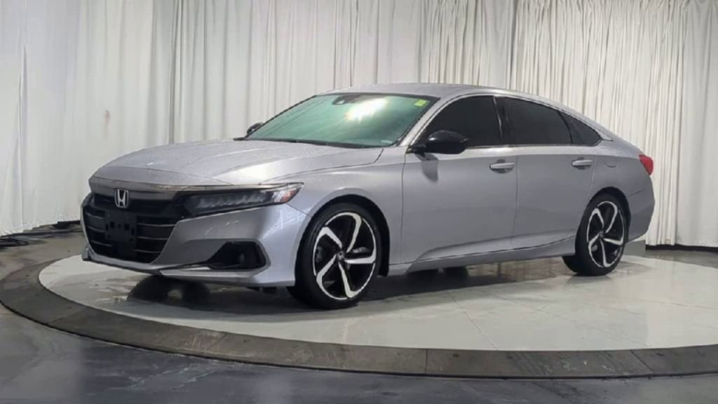 Used 2021 Honda Accord Sport image 4