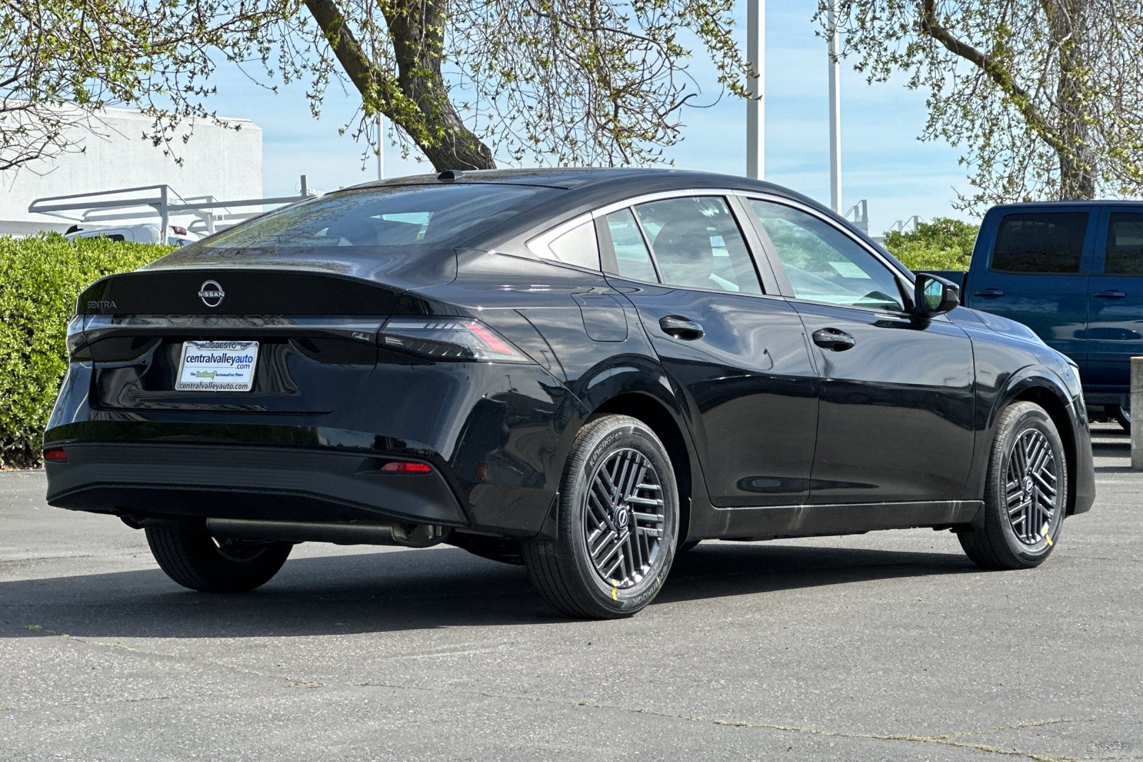 New 2026 Nissan Sentra SV w/ Floor Mat Package FWD image 4