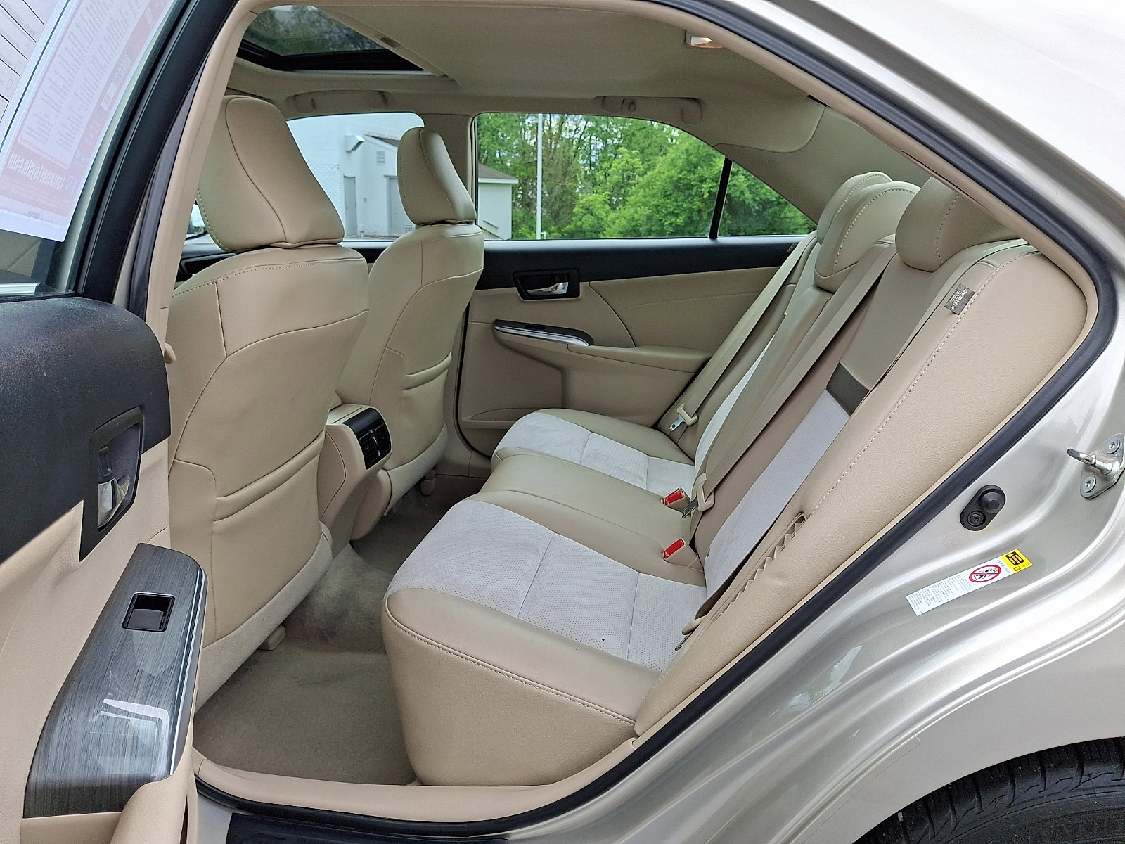 Used 2014 Toyota Camry XLE w/ Leather Package FWD image 11