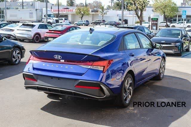 Certified 2025 Hyundai Elantra Sport FWD image 4