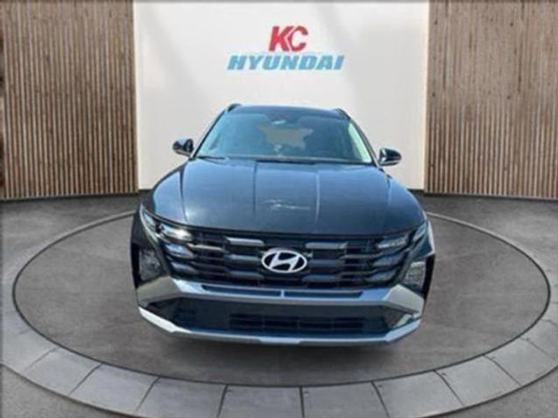 New 2025 Hyundai Tucson SEL image 2