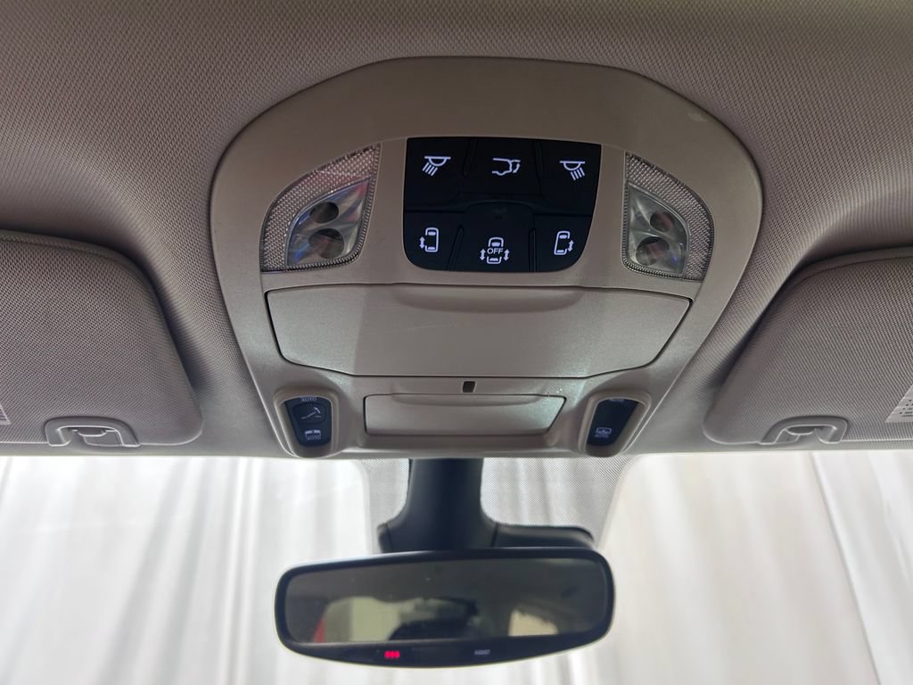 Used 2023 Chrysler Pacifica Limited w/ Uconnect Theater Family Group AWD/4WD image 19