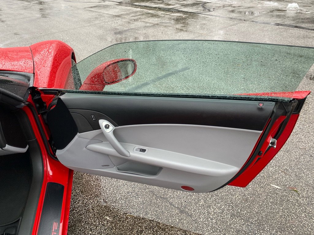 Used 2005 Chevrolet Corvette Convertible w/ Preferred Equipment Group image 19