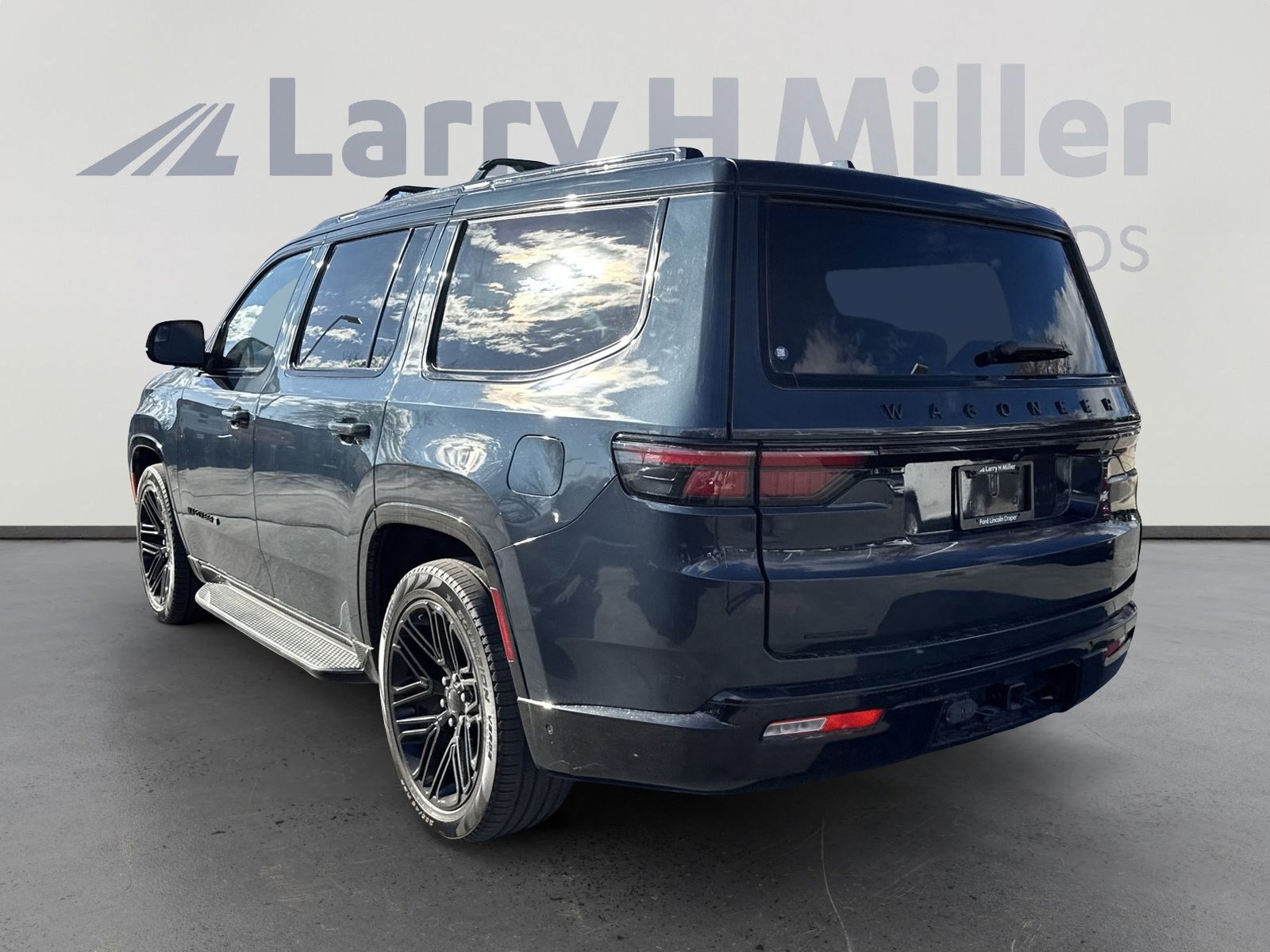 Used 2023 Jeep Wagoneer Series II w/ Convenience Group I image 6