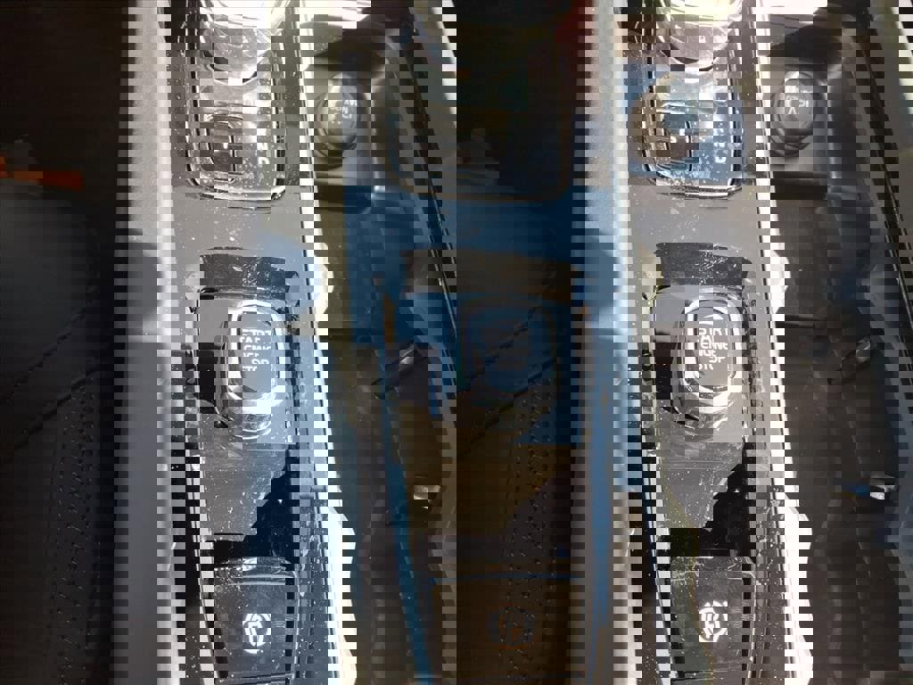 New 2026 Volvo XC60 B5 Plus w/ Protection Package Premier image 23