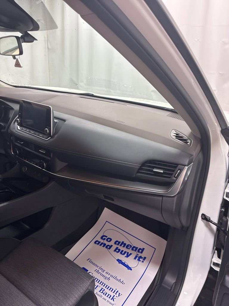 Used 2023 Nissan Rogue SV image 27