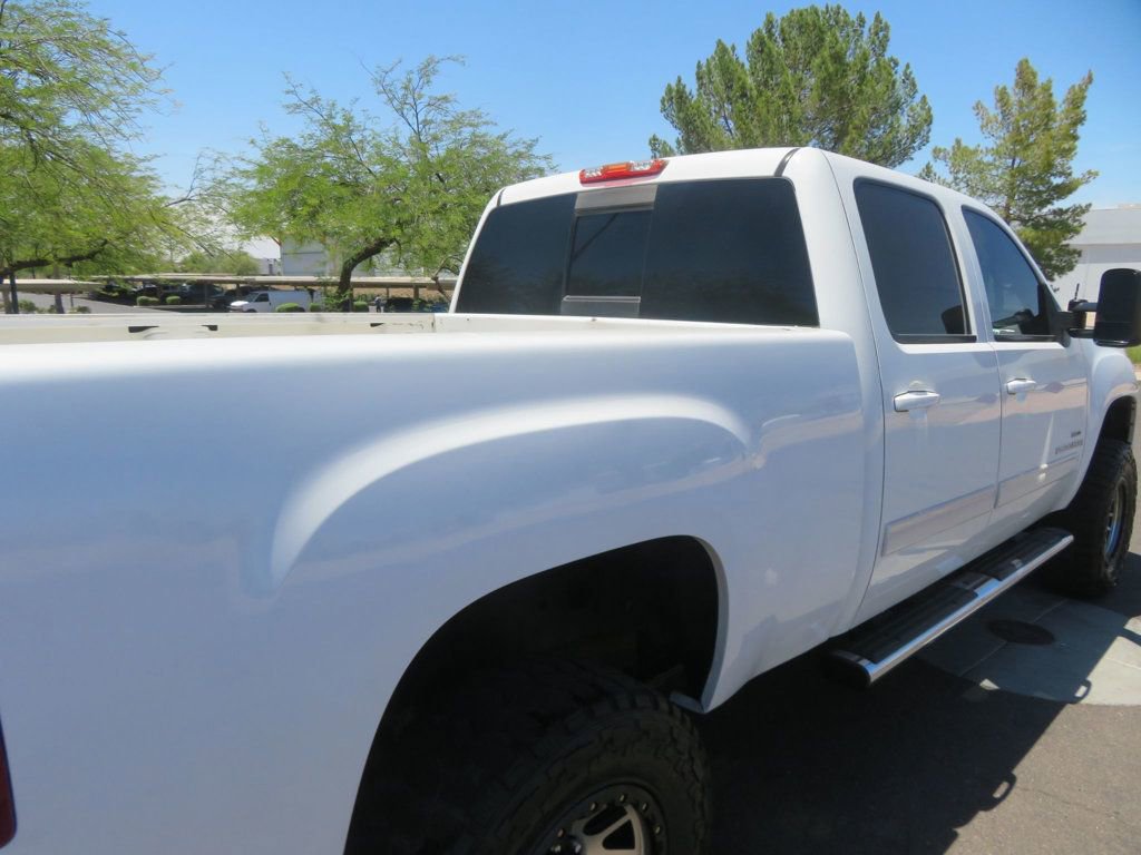 Used 2008 GMC Sierra 2500 SLT w/ EZ-Lift Tailgate Package RWD image 10