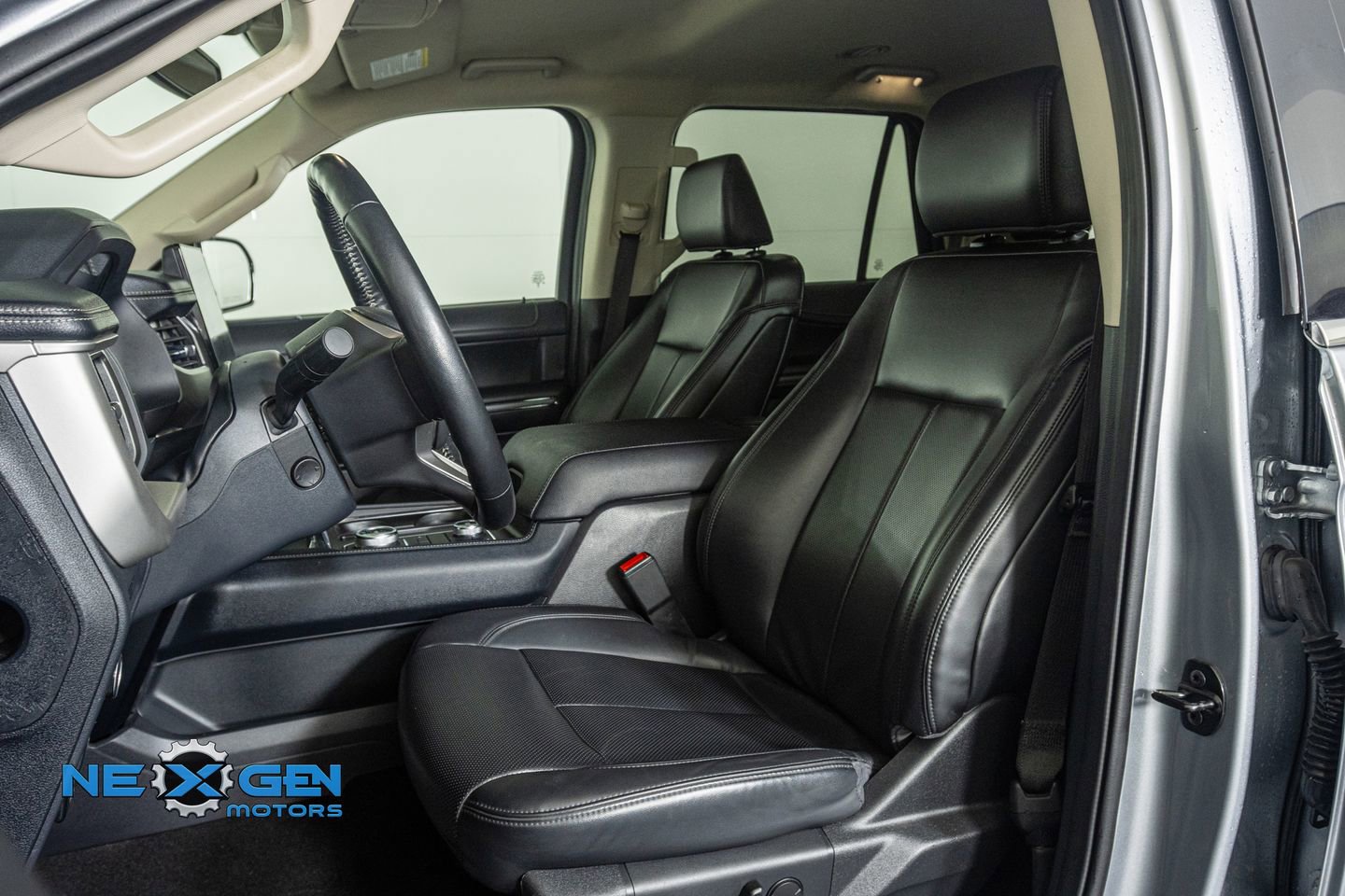 Used 2024 Ford Expedition XLT image 22