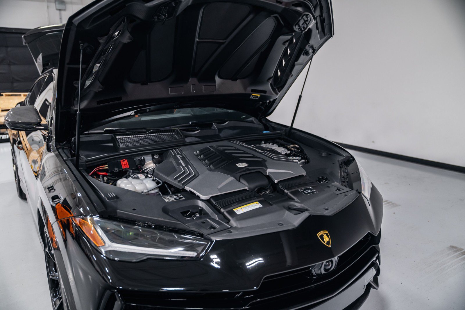 Used 2024 Lamborghini Urus Performante AWD/4WD image 46