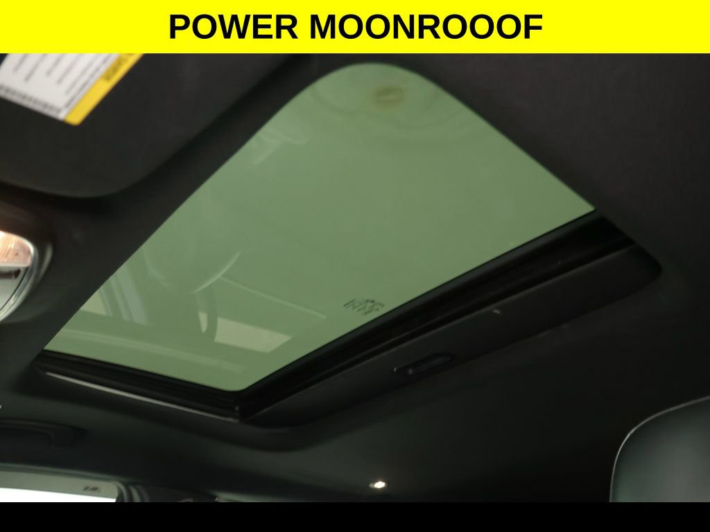 Used 2020 Jeep Grand Cherokee Limited AWD/4WD image 2