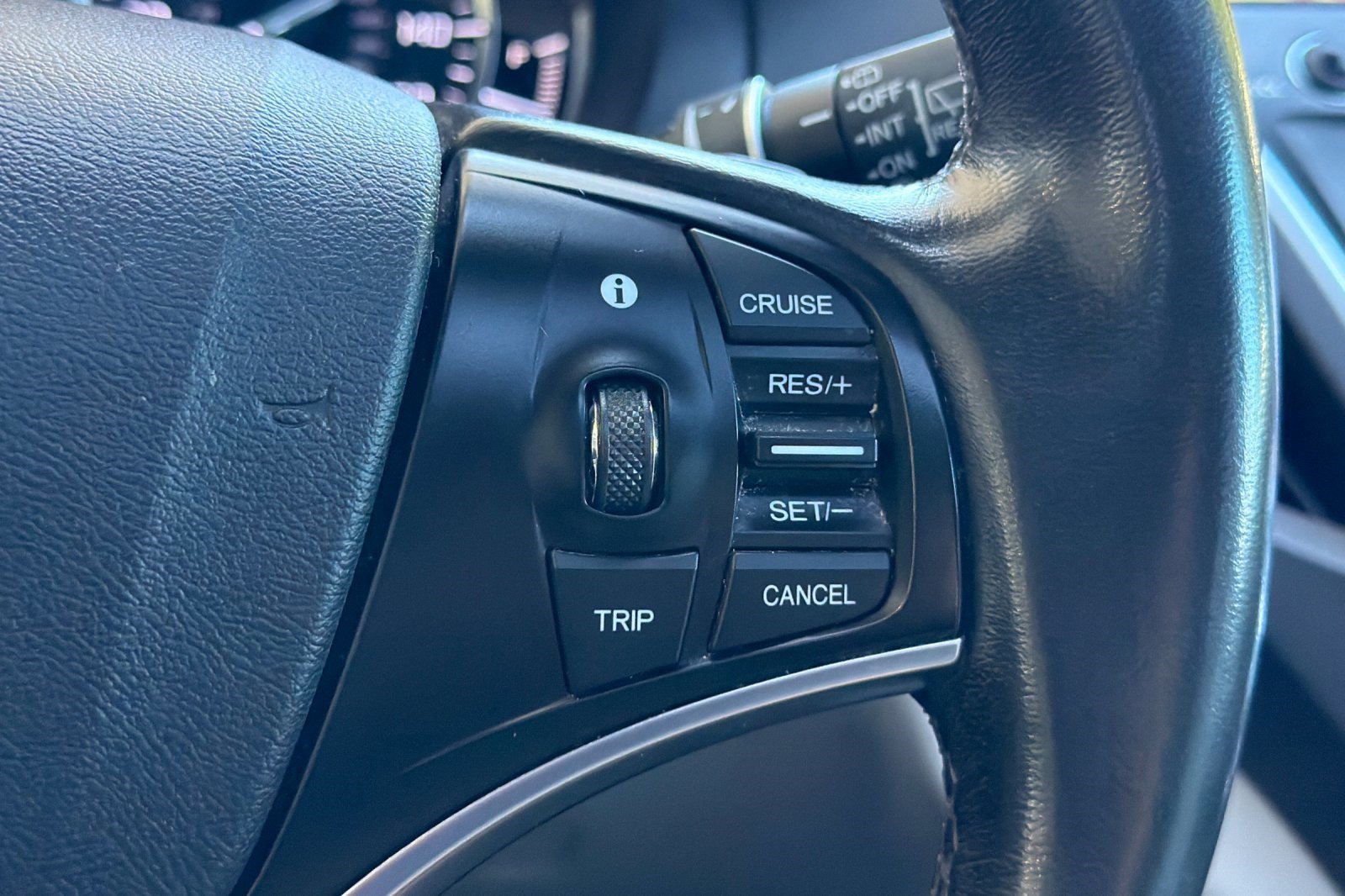 Used 2015 Acura MDX SH-AWD w/ Technology Package image 31