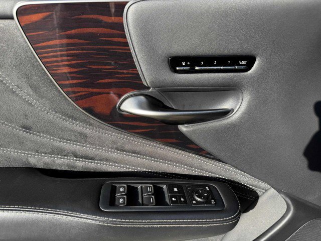 Used 2018 Lexus LS 500h w/ Luxury Package image 18