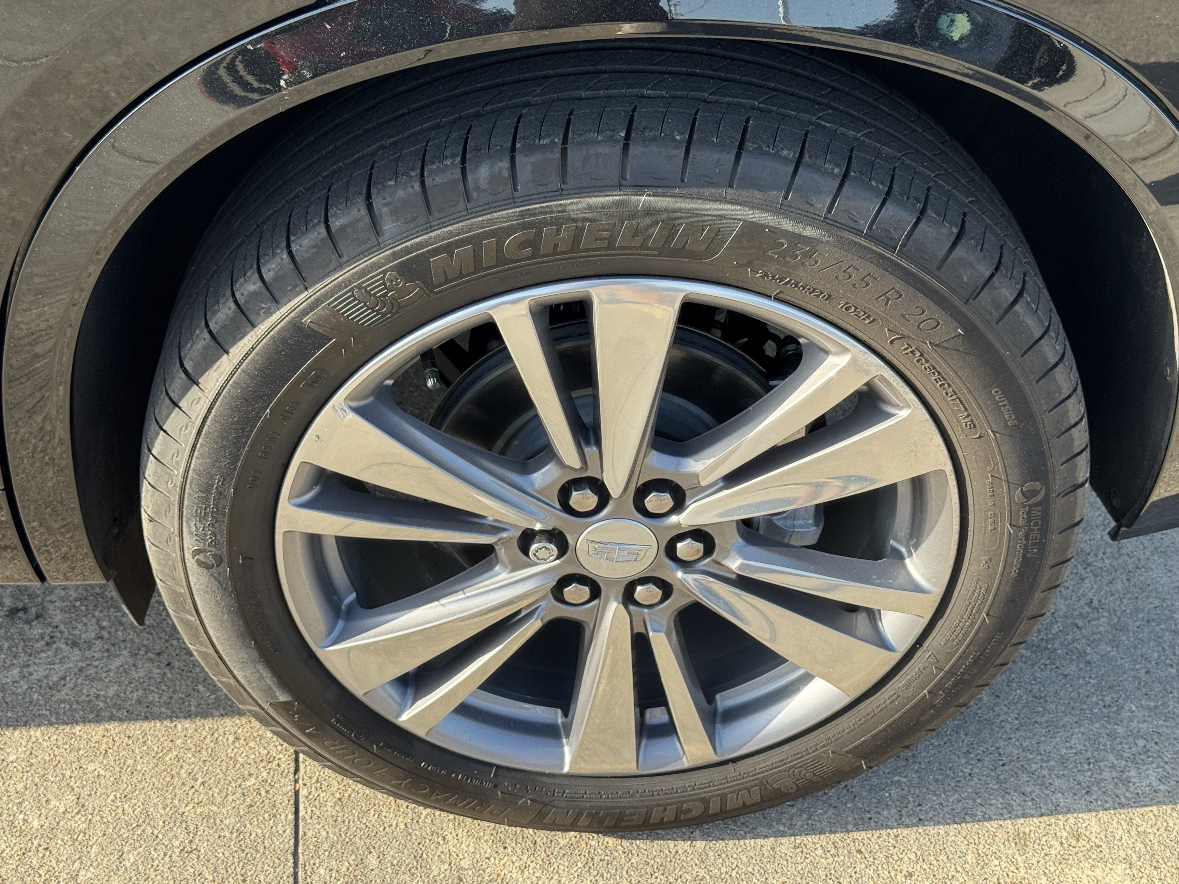 Used 2025 Cadillac XT6 Premium Luxury FWD image 9
