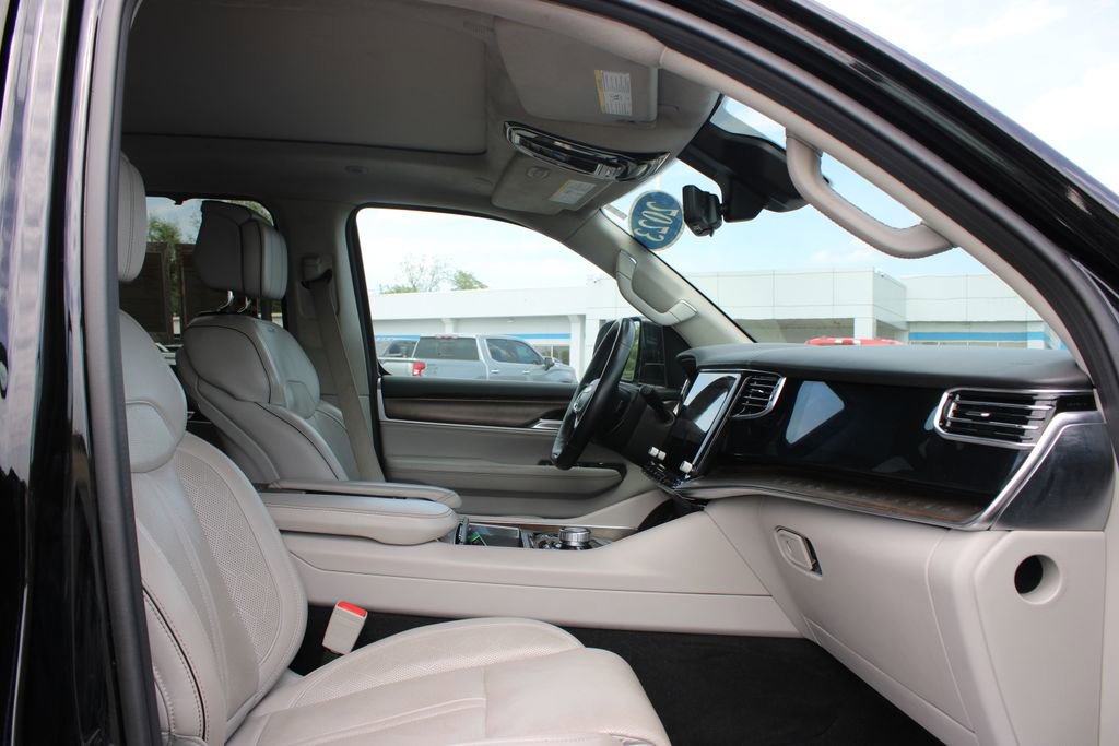 Used 2023 Jeep Grand Wagoneer Series II w/ Flexible Seating Group image 29