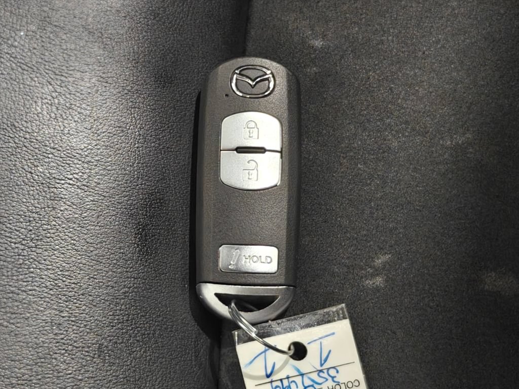 Used 2018 MAZDA CX-5 Touring FWD image 11