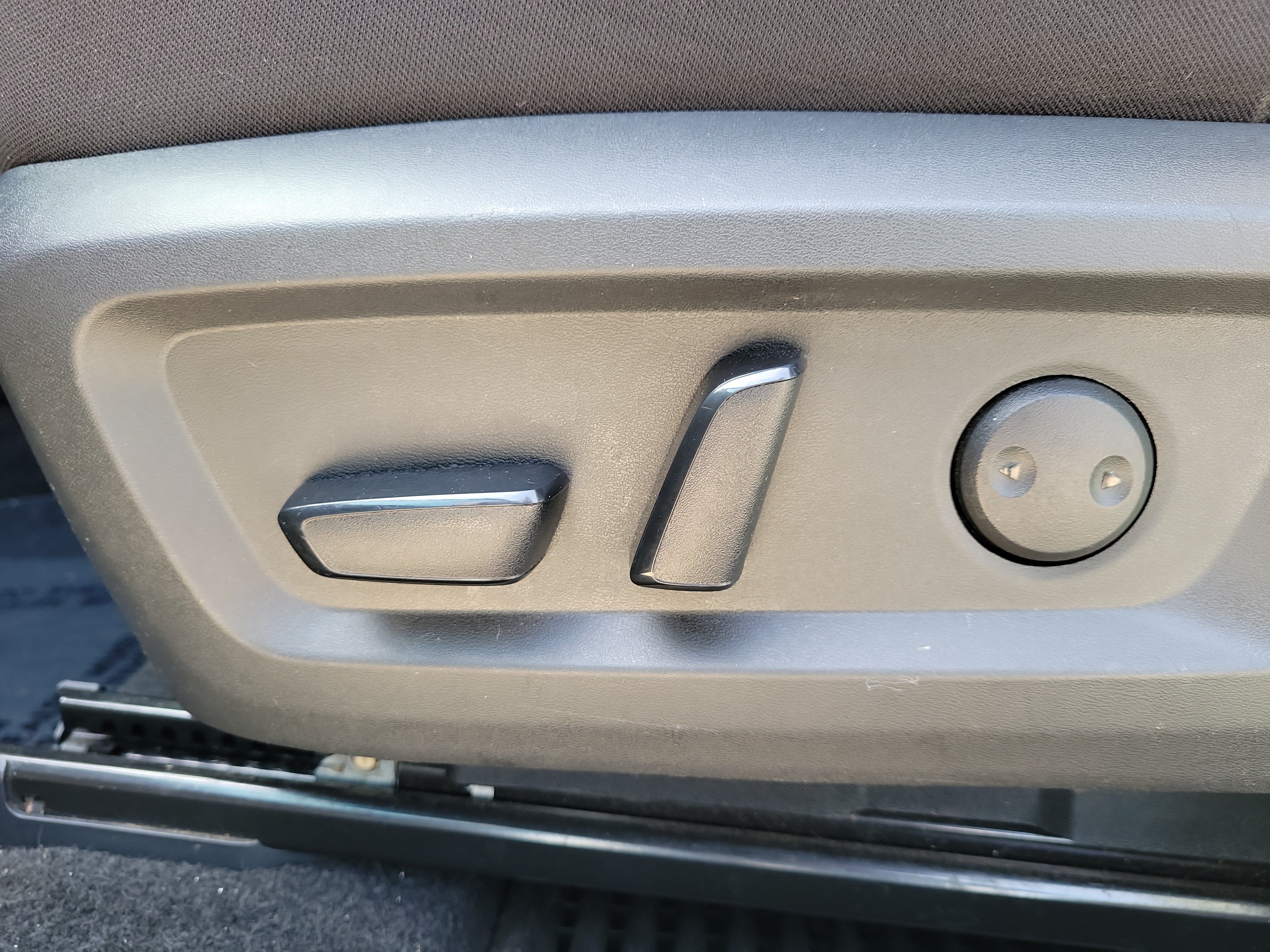 Certified 2022 Nissan Rogue SV FWD image 17