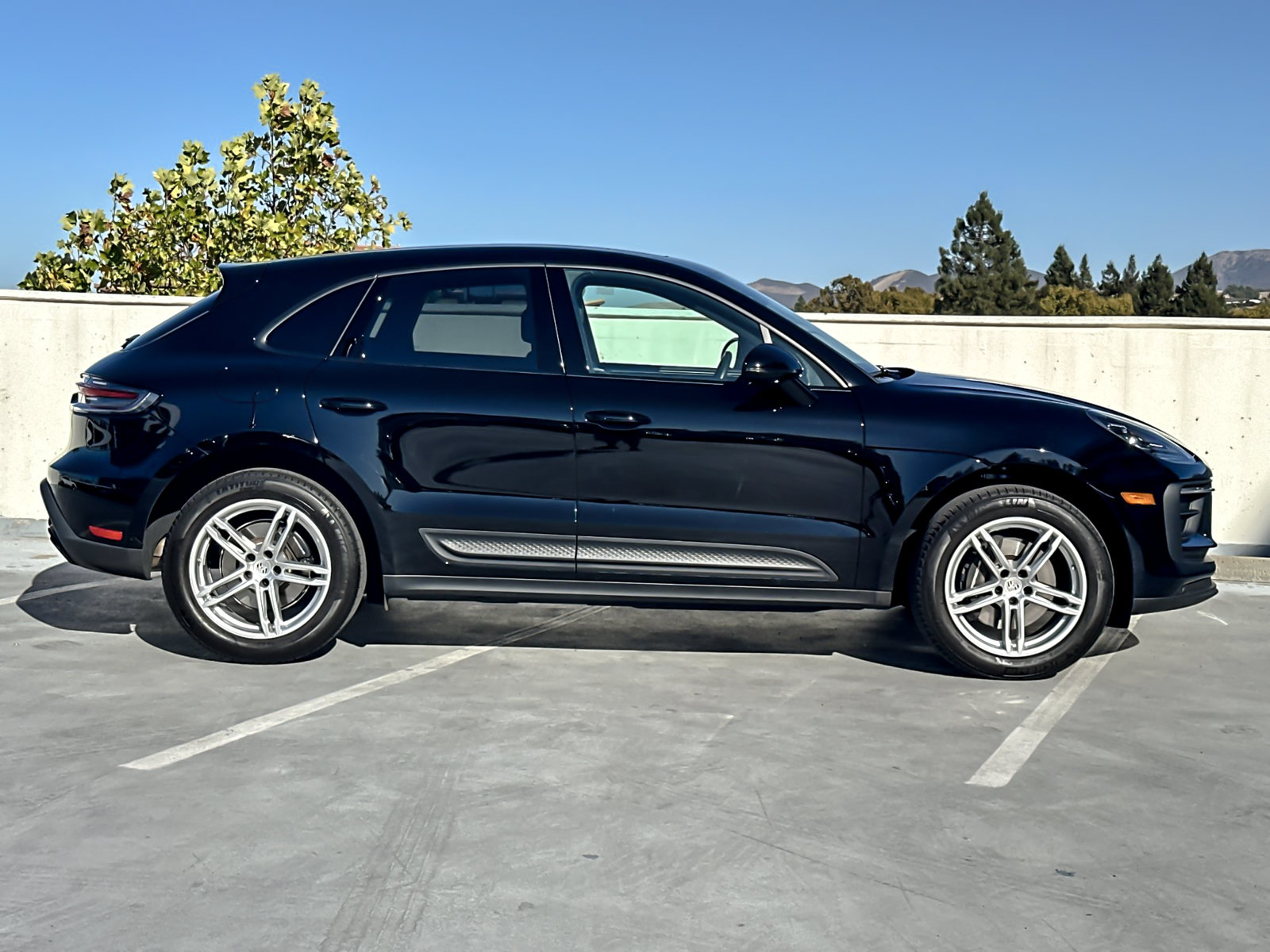 Used 2026 Porsche Macan AWD/4WD image 10